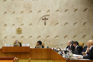 Religiões, política e Estado laico: aspectos relevantes
