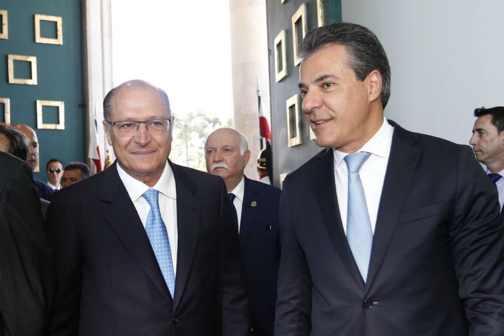 Com filha no governo do Paraná, desembargador tira caso de Richa de Moro