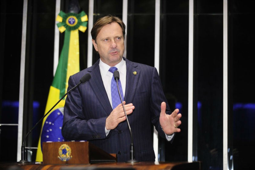 Contra decisão sobre Lula, TSE libera chapa sub judice a governador