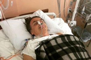 Bolsonaro passa bem após cirurgia de emergência