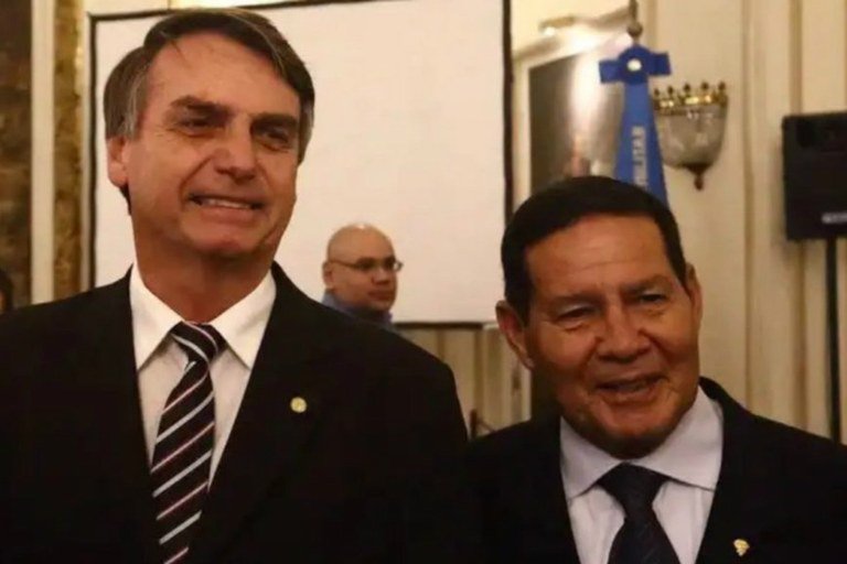 ‘Não julge avós e mães por seu conceito medíocre’, diz Lula a Mourão
