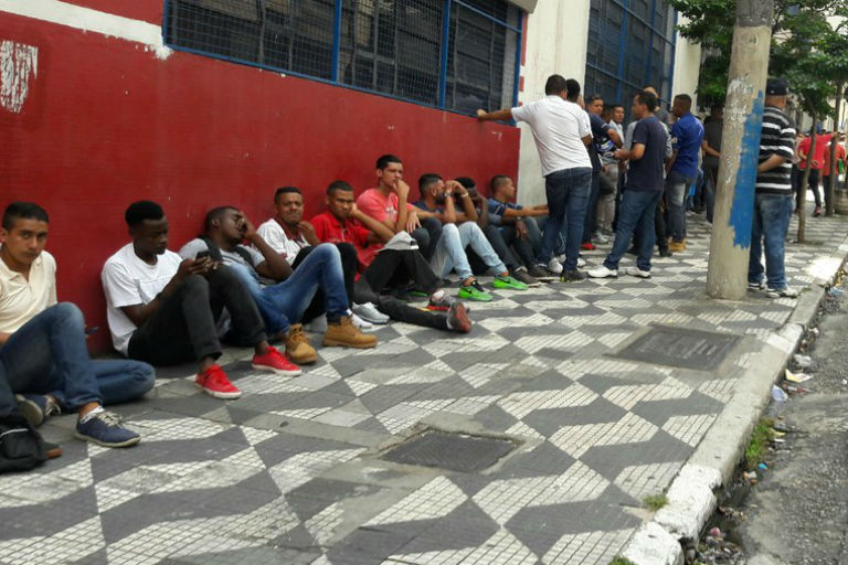 Um Brasil mais pobre vai às urnas
