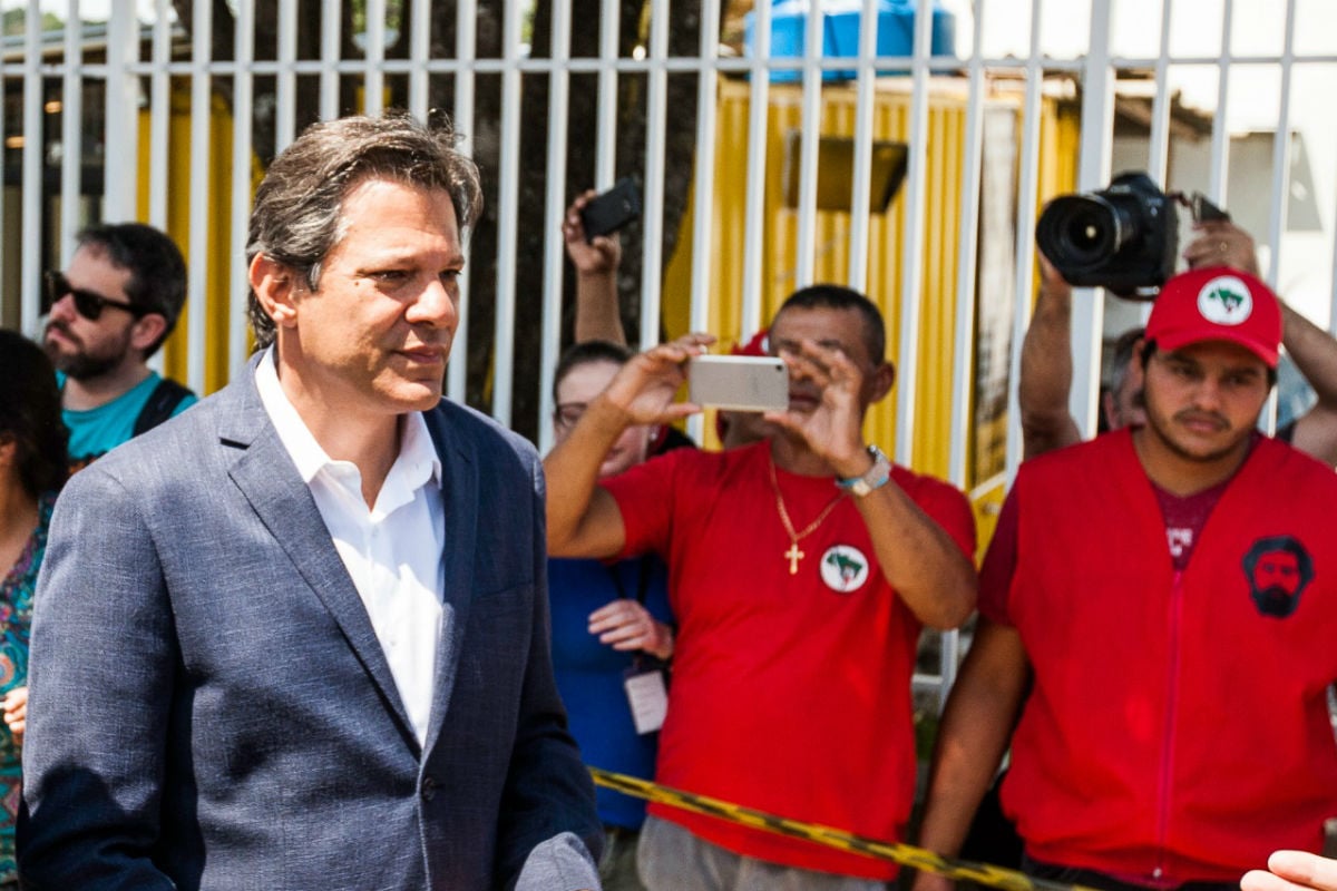 Suposição sobre urna eletrônica é ameaça à democracia, diz Haddad