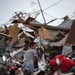 Ao menos 40 mortos após terremoto de magnitude 7,7 na Indonésia