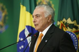 Após recado a Alckmin, Temer sugere que Haddad leia a Constituição