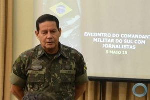 Mourão, o 13º salário e a aposentadoria dos militares