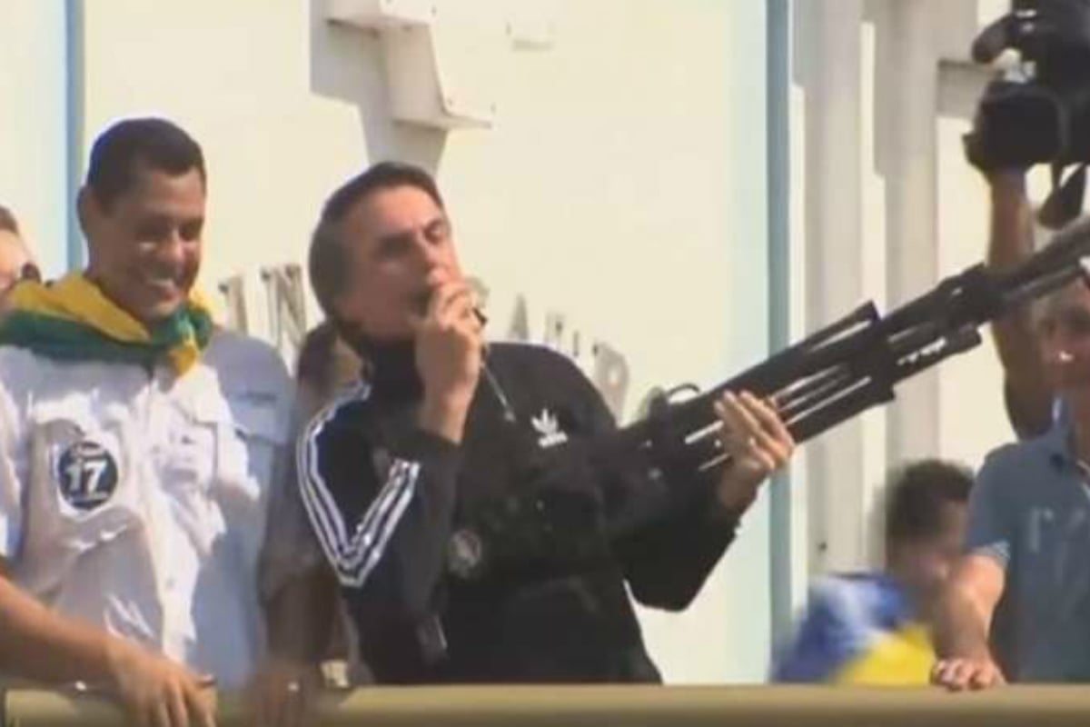 O PT processa Bolsonaro por sugestão de “metralhar a petralhada”