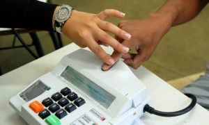 Cidadãos têm menos de um mês para regularizar título de eleitor