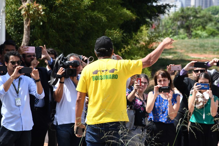“O centro esvaziou e a direita cresce para os extremos”