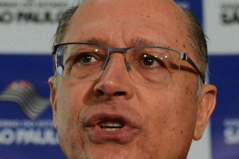 PSDB não escolhe entre Haddad e Bolsonaro e libera filiados