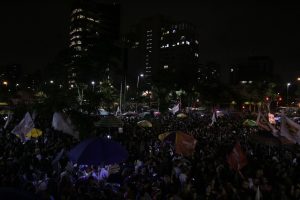 'Soldadinho de araque, vomita intolerância', diz Haddad sobre Bolsonaro