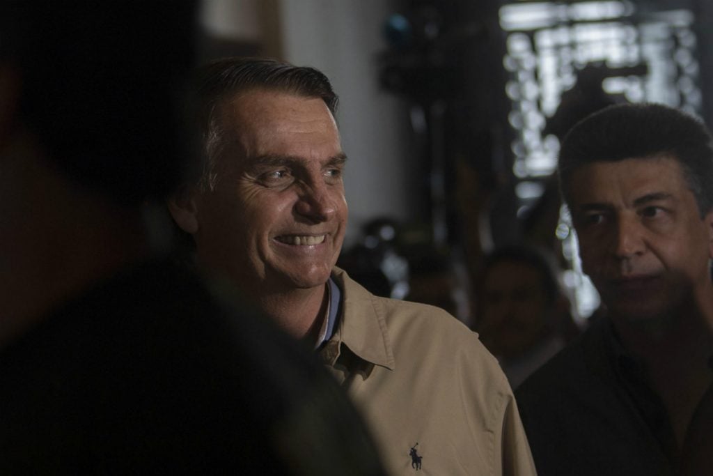 Quem financia e quanto custa a campanha de Bolsonaro no WhatsApp?