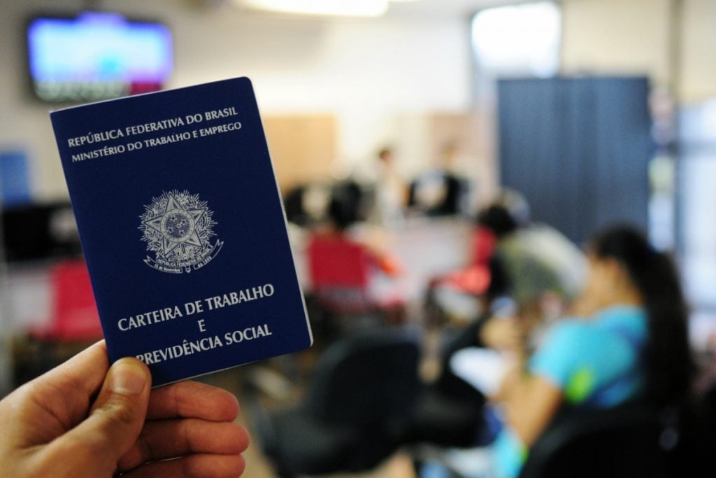 Bolsonaro e a pá de cal nos direitos dos trabalhadores