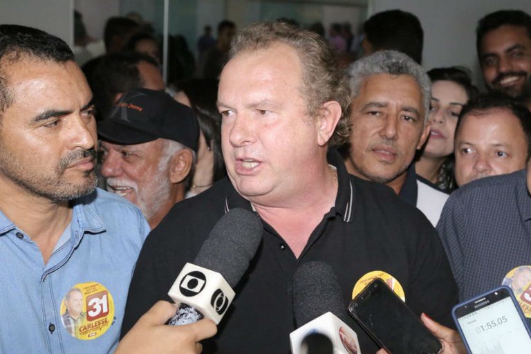Mauro Carlesse é reeleito governador do Tocantins