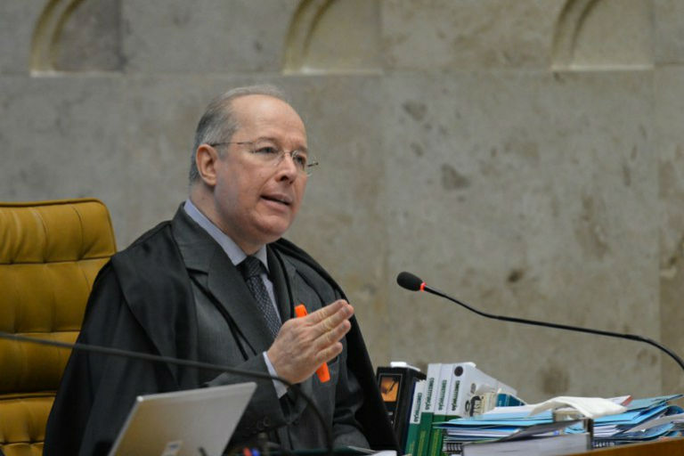 Declaração de Eduardo Bolsonaro é golpista, diz Celso de Mello