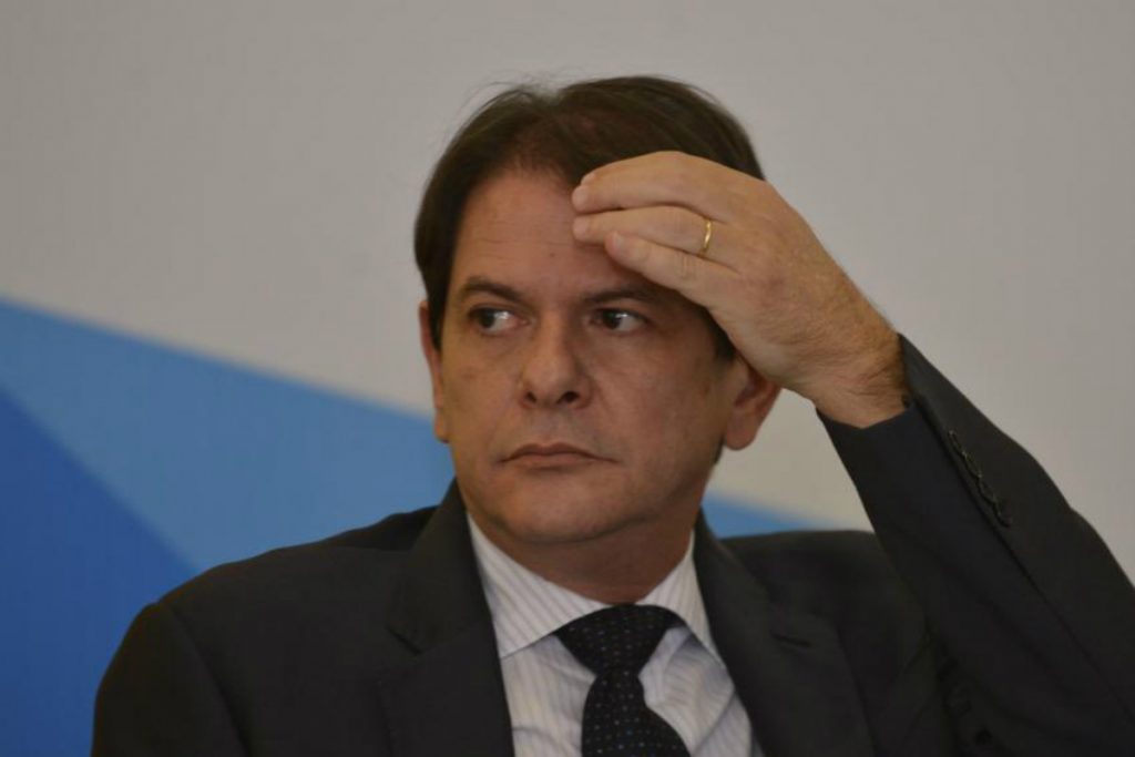 Cid Gomes se exalta com vaias e diz que o PT vai “perder feio”