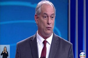 Ciro reclama da Globo, que o expôs a oficial de Justiça no camarim