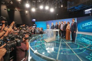Como Lula em 2006, o ausente Bolsonaro domina debate na Globo