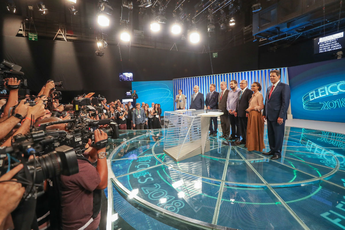 Como Lula em 2006, o ausente Bolsonaro domina debate na Globo