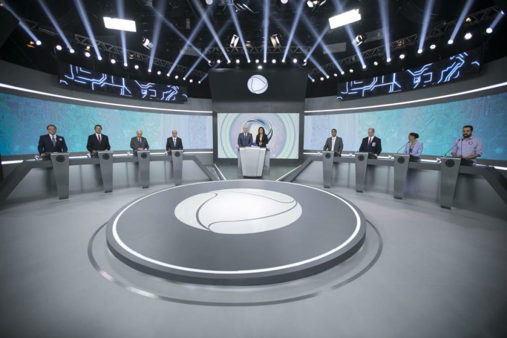 Bolsonaro e Haddad são os principais alvos no debate da Record