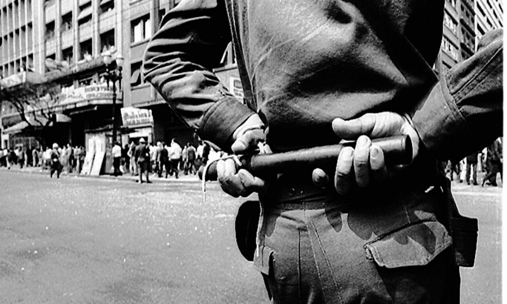 No meio do caminho tinha um golpe