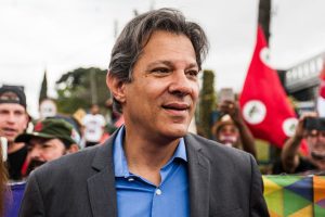 Congresso é que deve escolher como reformar Constituição, diz Haddad