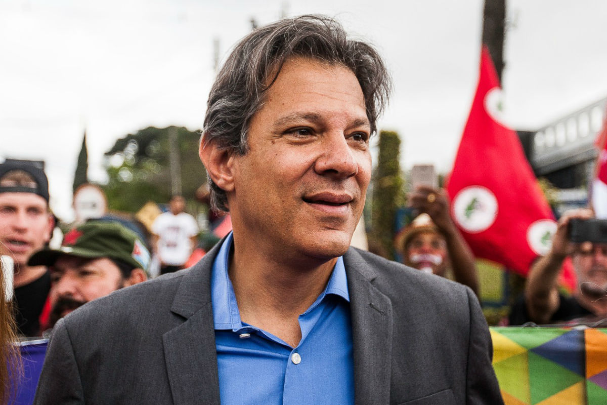 Congresso é que deve escolher como reformar Constituição, diz Haddad
