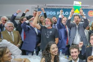 Ex-ministro de FHC diz que só Bolsonaro o convenceu a votar no PT