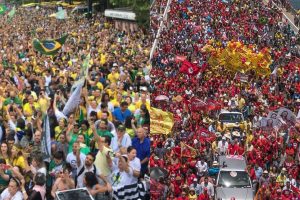 A luta de classes de cima para baixo no duelo Bolsonaro-PT