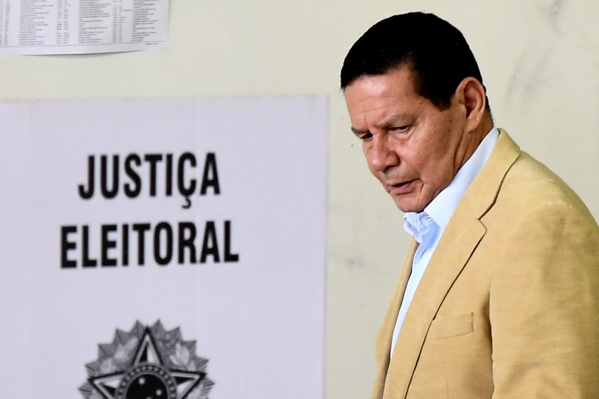 Haddad cita Geraldo Azevedo e acusa Mourão de tortura; músico diz que errou