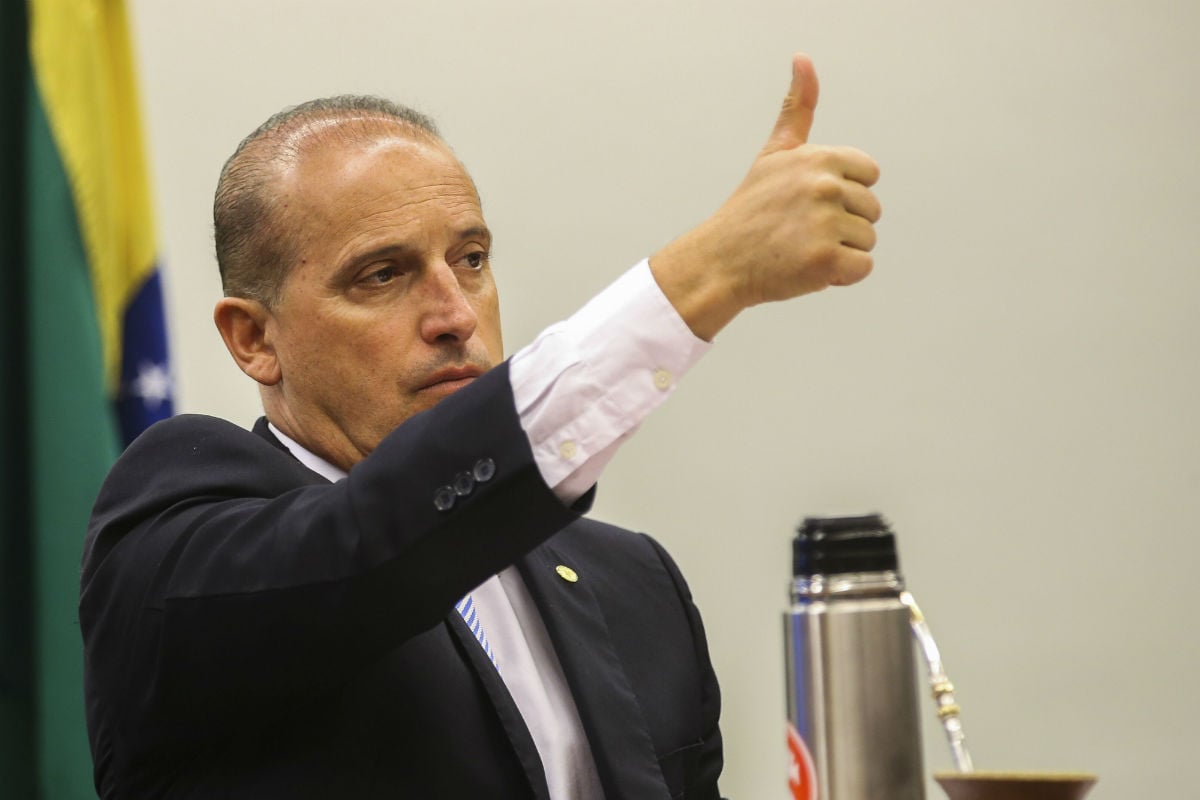 Quem é Onyx Lorenzoni, cotado por Bolsonaro para a Casa Civil