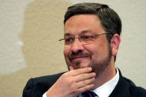 Moro levanta sigilo de colaboração de Palocci que atinge Lula