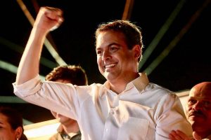Paulo Câmara é reeleito em Pernambuco