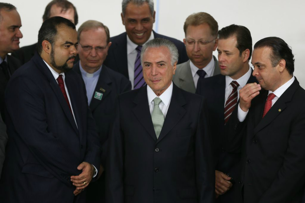 Precisamos avaliar os candidatos à reeleição da Bancada Evangélica