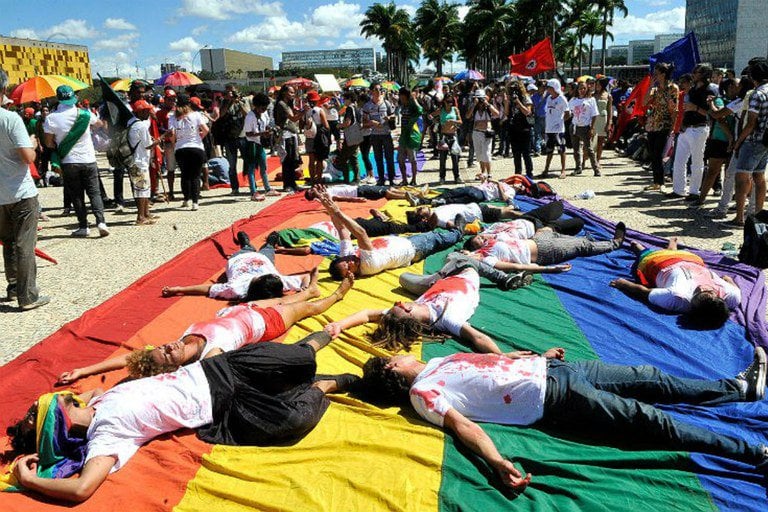 Transexuais da América Central buscam refúgio nos EUA