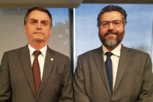 Chanceler de Bolsonaro defendeu Trump como salvação do Ocidente