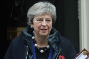 Theresa May busca apoio para acordo do Brexit
