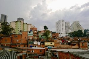 Mais de 2 milhões de paulistanos ainda moram em favelas