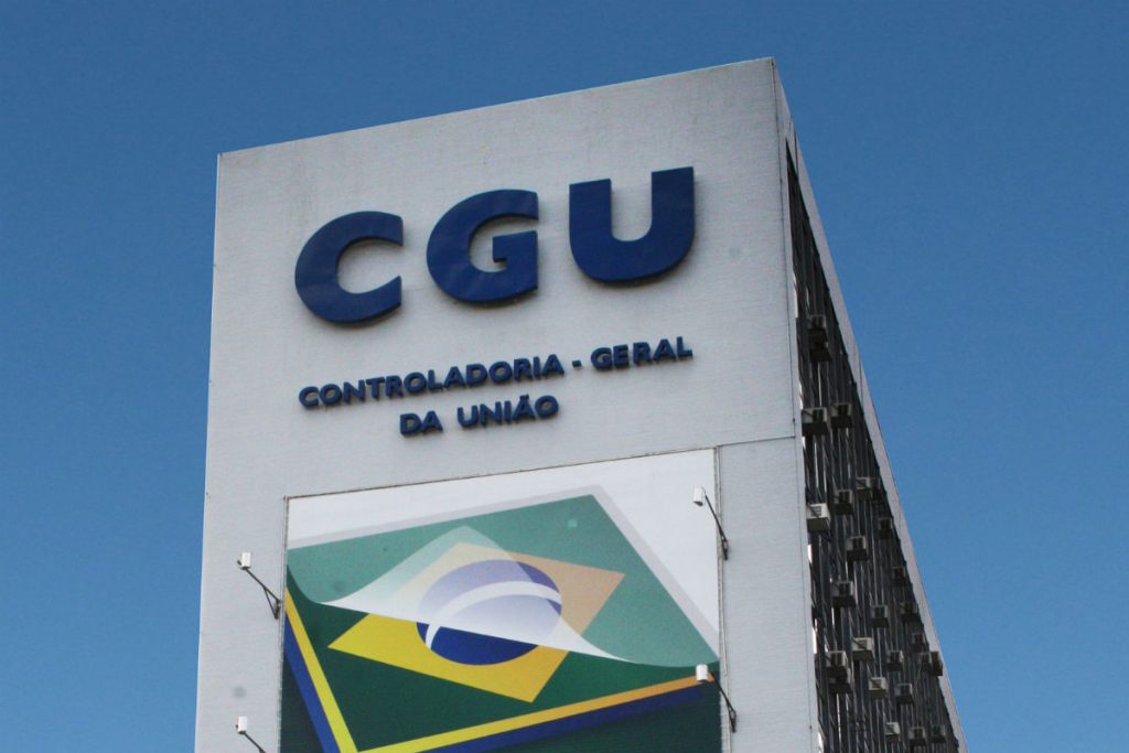 Controladoria Geral da União silencia servidores públicos