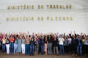 Servidores e juristas reagem ao anúncio do fim da pasta do Trabalho