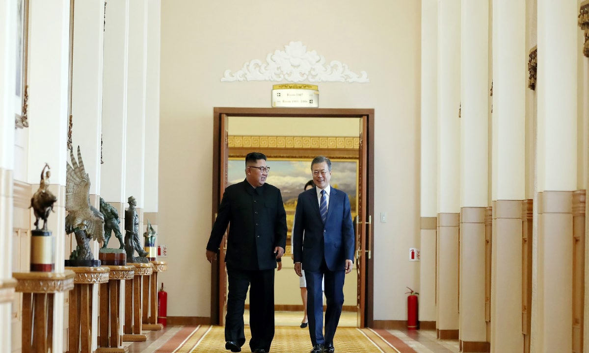 Kim e Moon: conversas iniciais (Fotos Públicas) 