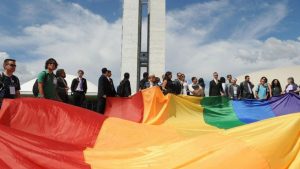 Comissão na Câmara retoma votação que pode proibir o casamento homoafetivo no Brasil