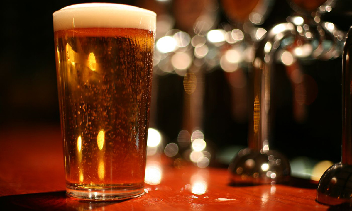 Se beber, você será mais alegre e inteligente