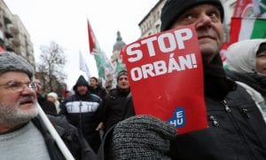 Milhares protestam contra reformas de Orbán na Hungria