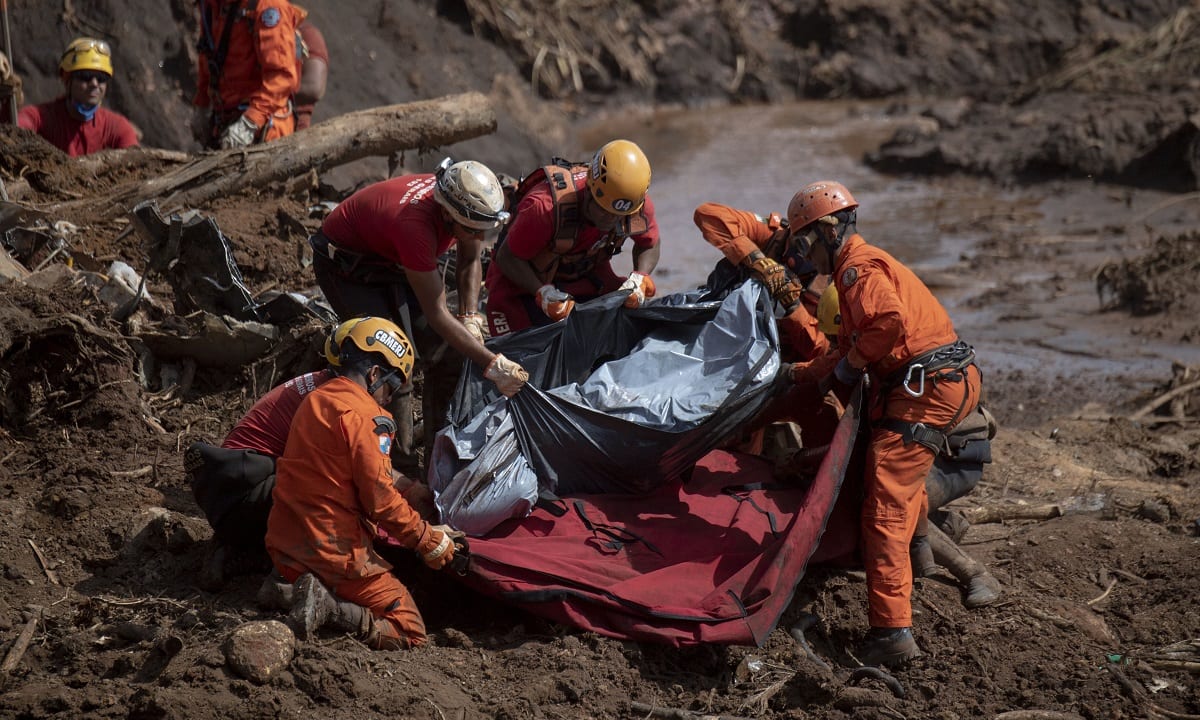 Brumadinho: há poucas chances de sobreviventes. Cinco são presos