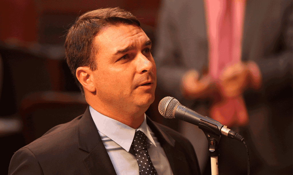 De volta, STF decide se mantém ‘ação entre amigos’ pró-Flávio Bolsonaro