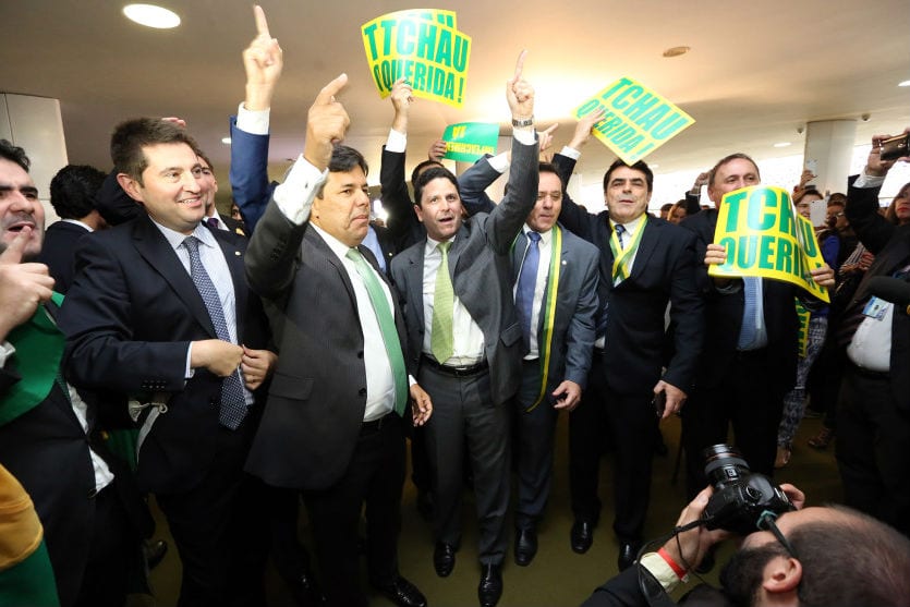 Em meio à crise, o patriarcado contra-ataca