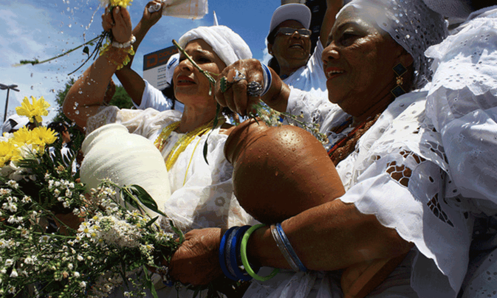 Por que o racismo religioso tem terreno fértil para prosperar no país