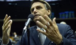 Bolsonaro fala em “excesso de proteção” e fim da Justiça do Trabalho