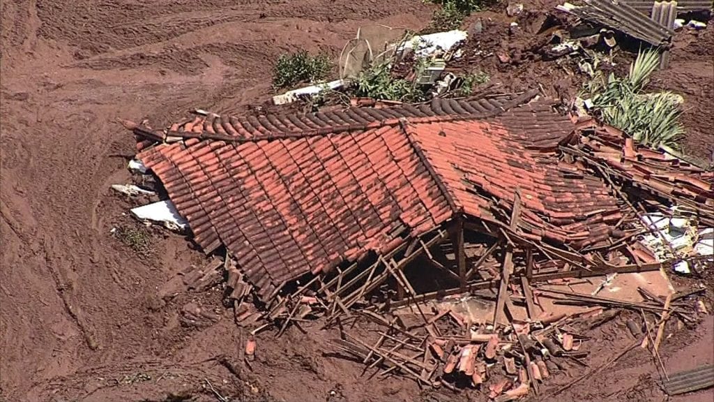 Vale está proibida de minerar em Brumadinho. Mortos chegam a 9